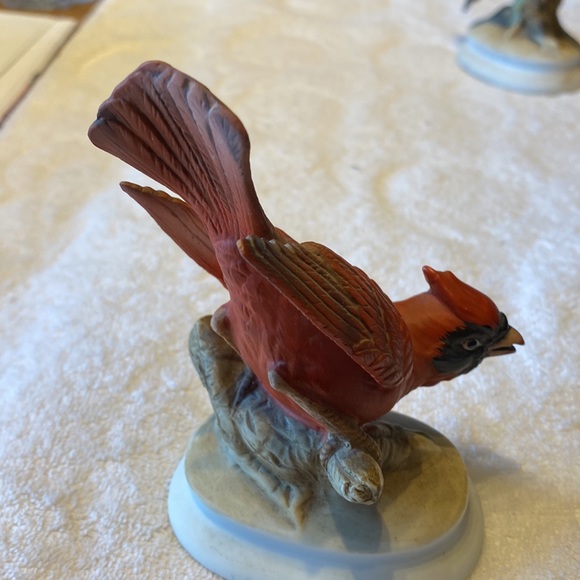 Vintage Lefton Cardinal KW 395. 5 inches tall.  Very good condition. - Picture 3 of 5